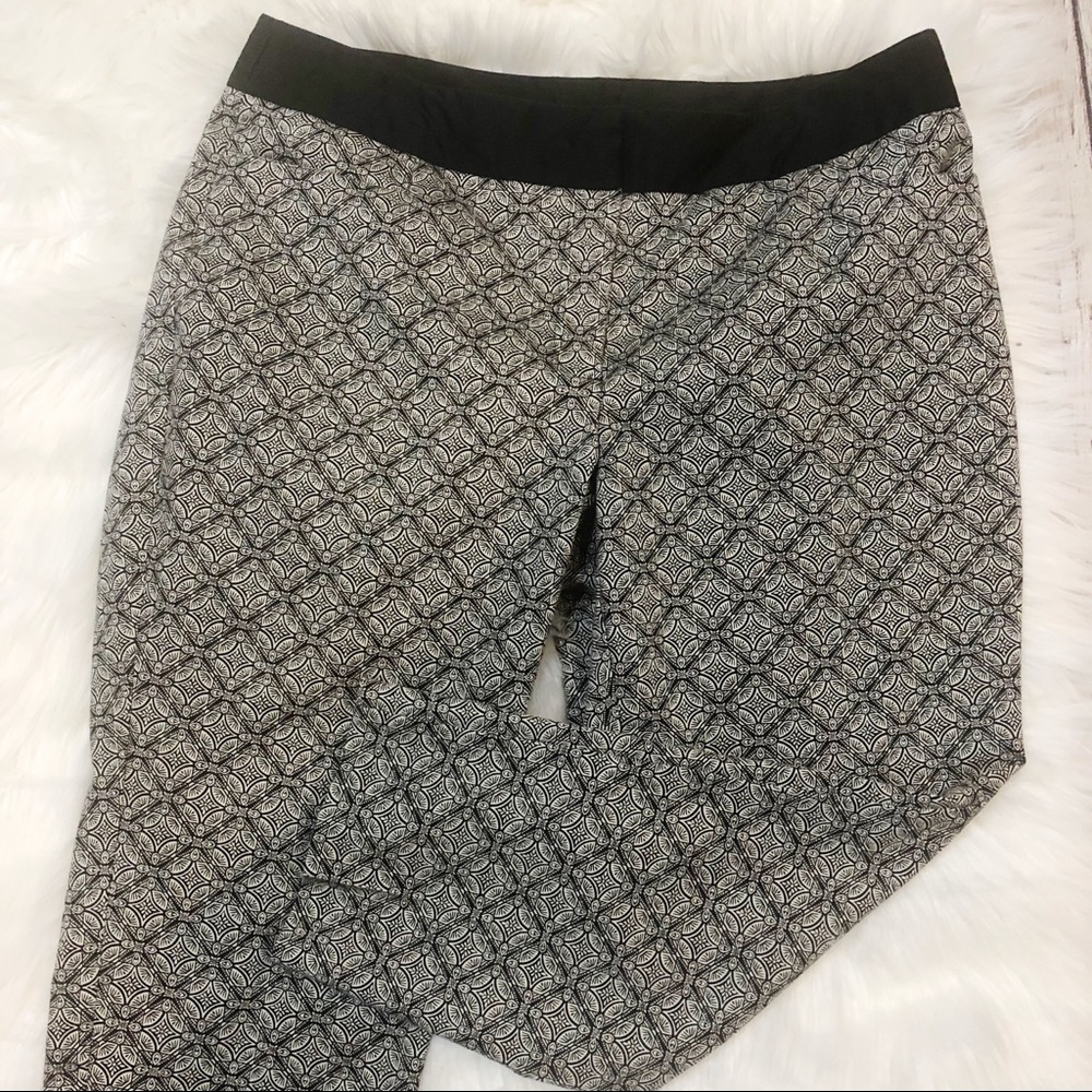 Worthington Black & White Print Cropped Trousers